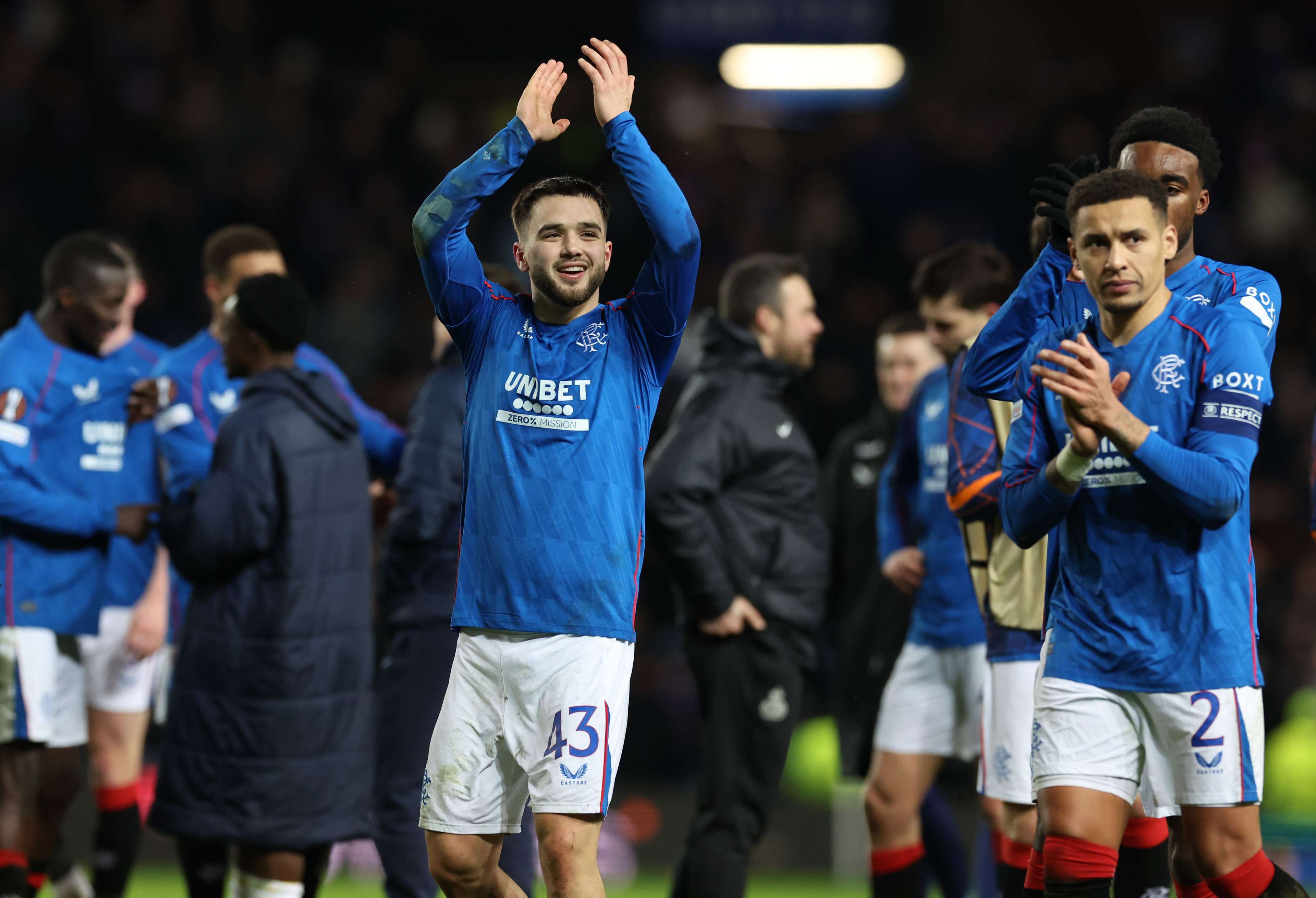 能在这里踢 能在这里踢